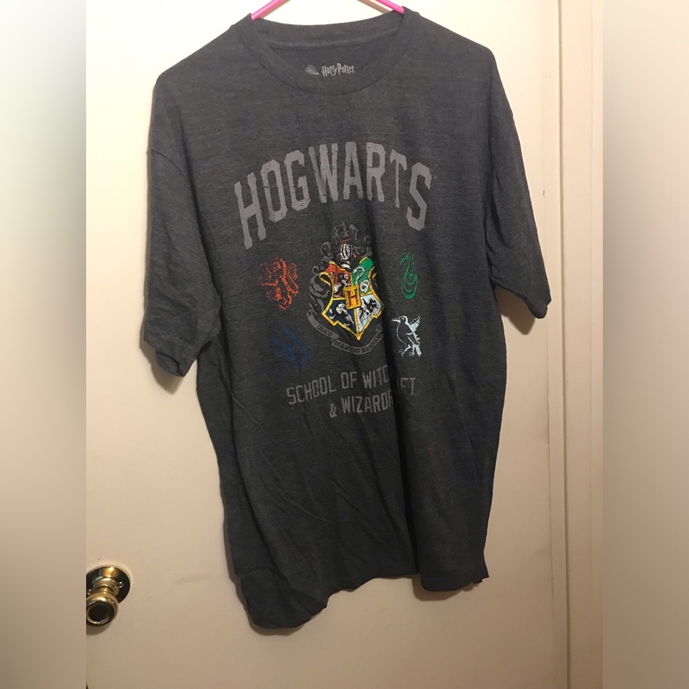 Warner Bros. Hogwarts Crest Short Sleeve Tee Size XL